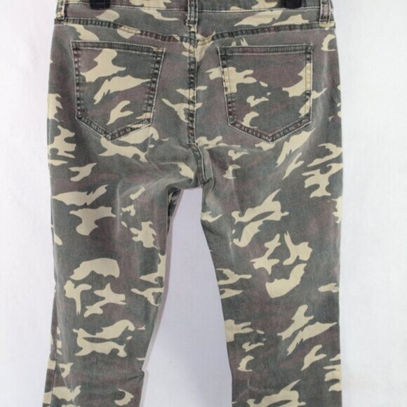 Kut from the Kloth Skinny Camo Jegging Jeans - Picture 11 of 12